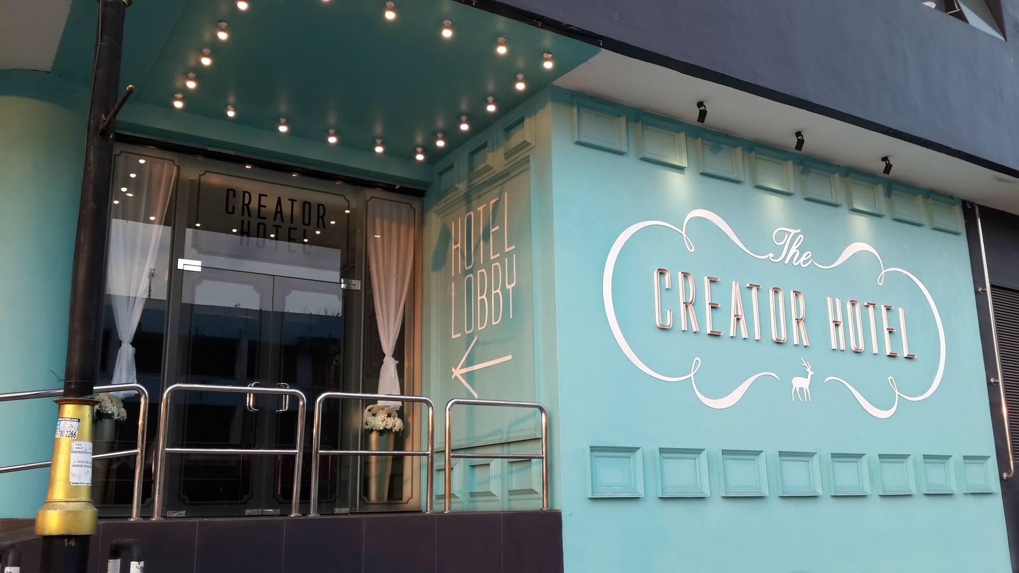 Creator Hotel Kulai Exterior foto